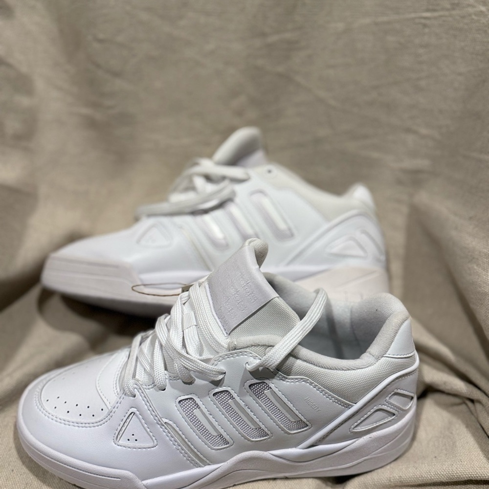 Men’s
Adidas Classic White Basketball Trainers size 8 - Picture 3 of 10